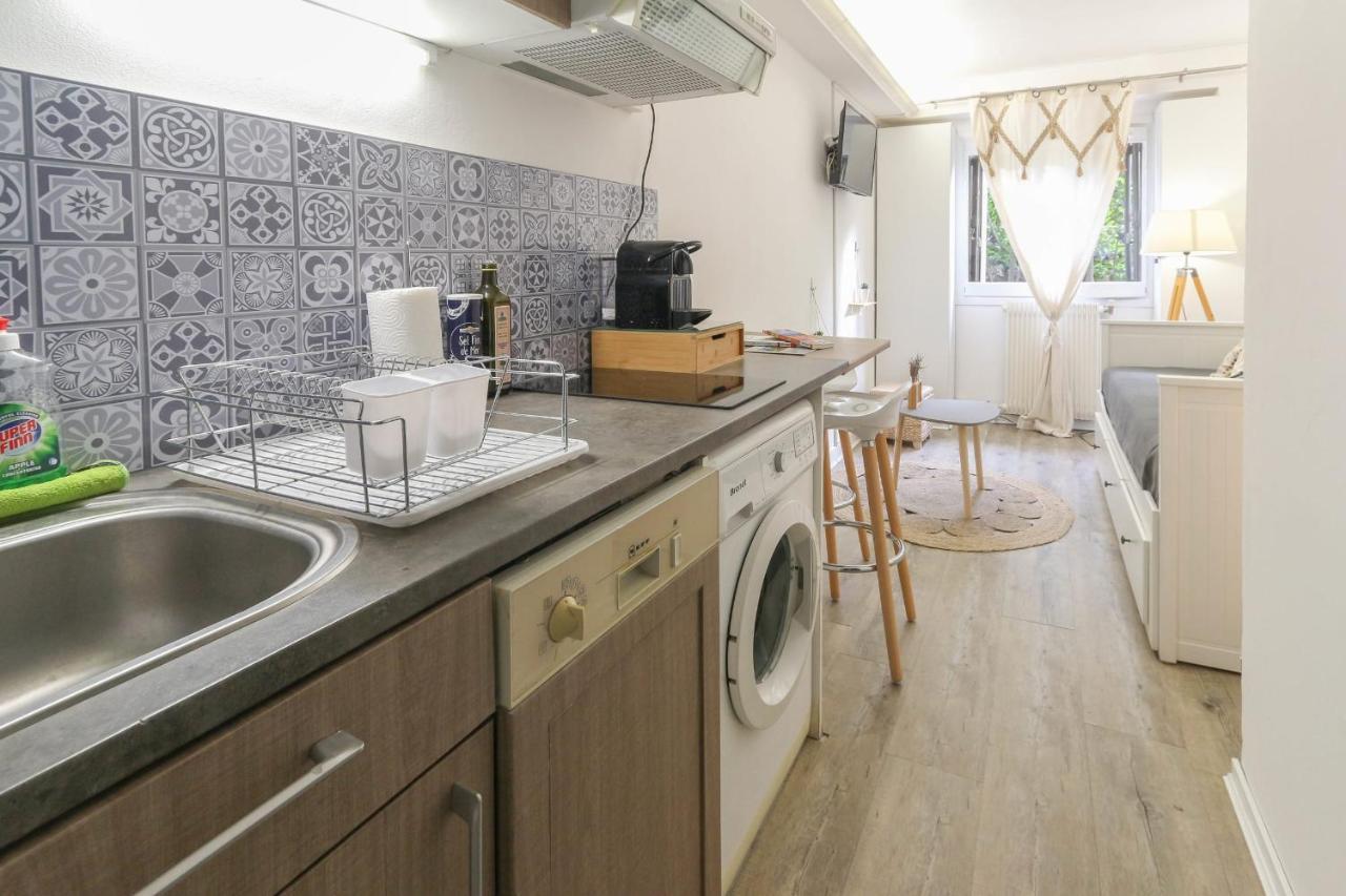 Small And Functional Studio In A Charming - Benakey *
