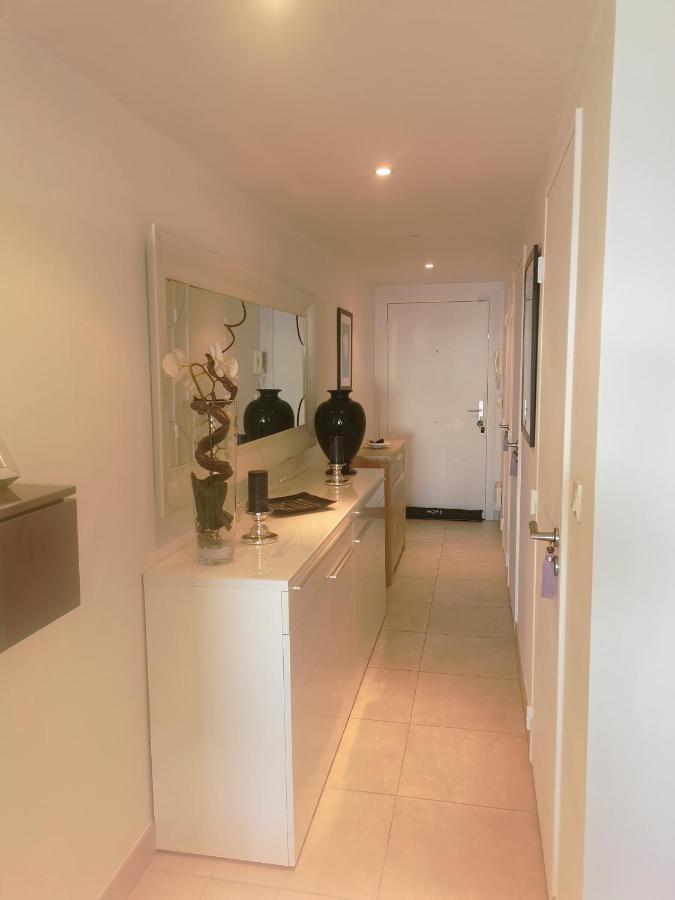 Modern One Bedroomed Just Off The Seafront With A Terrace And Pool Access 1753 Apartment Cannes