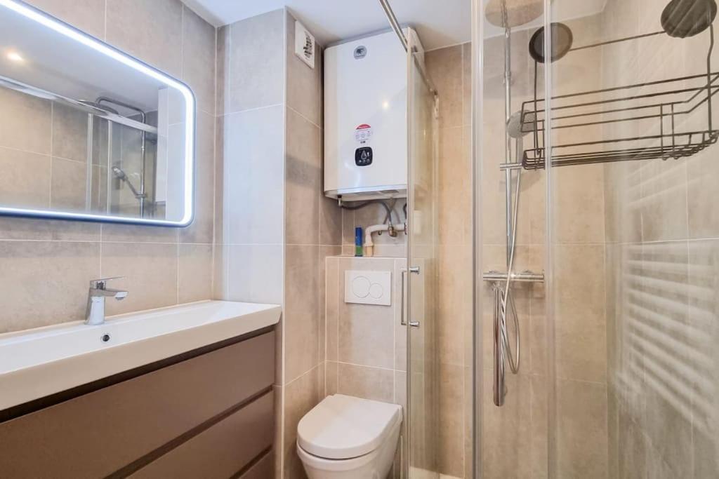 Studio Avec Garage 5min Centre Apartment *
