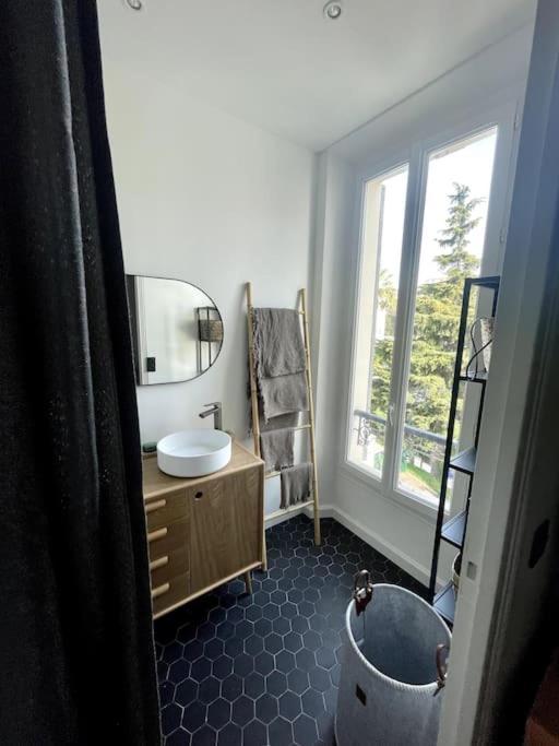Superbe 2 Pieces Lumineux - Gare Apartment