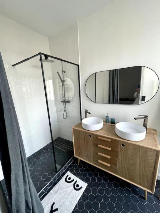 Superbe 2 Pieces Lumineux - Gare * Cannes