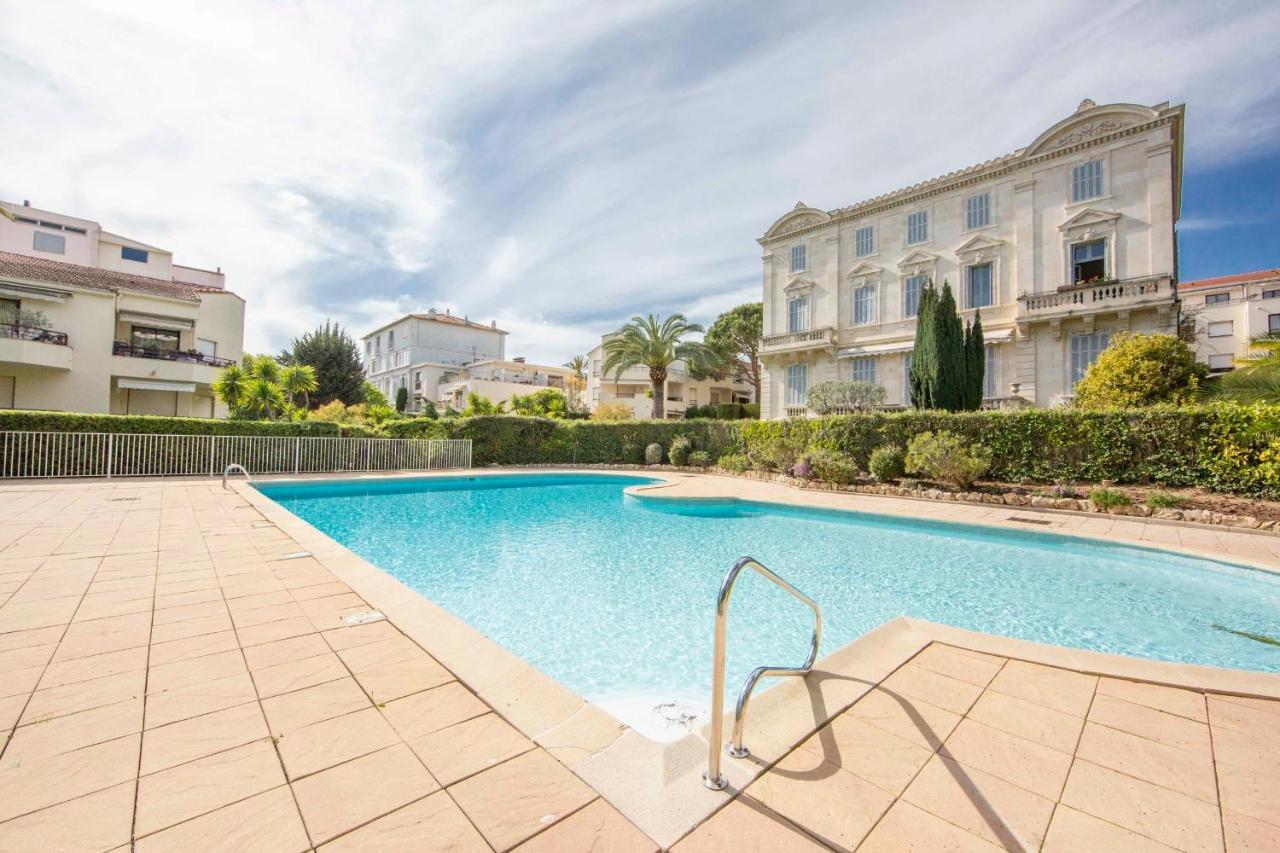 Paradise Center With Pool And Park Le Lys