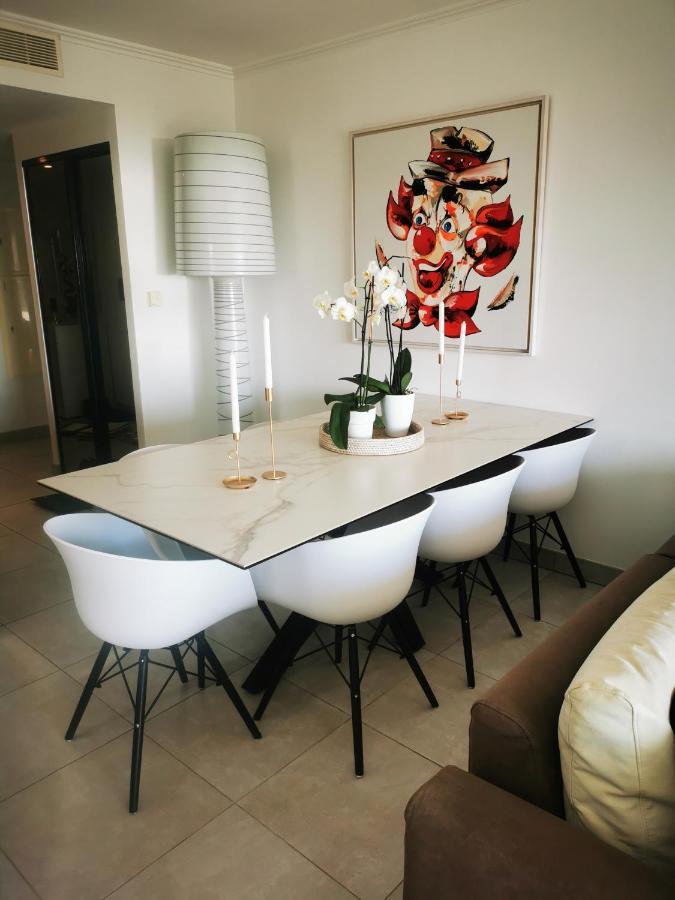 Apartment Modern One Bedroomed Just Off The Seafront With A Terrace And Pool Access 1753 *