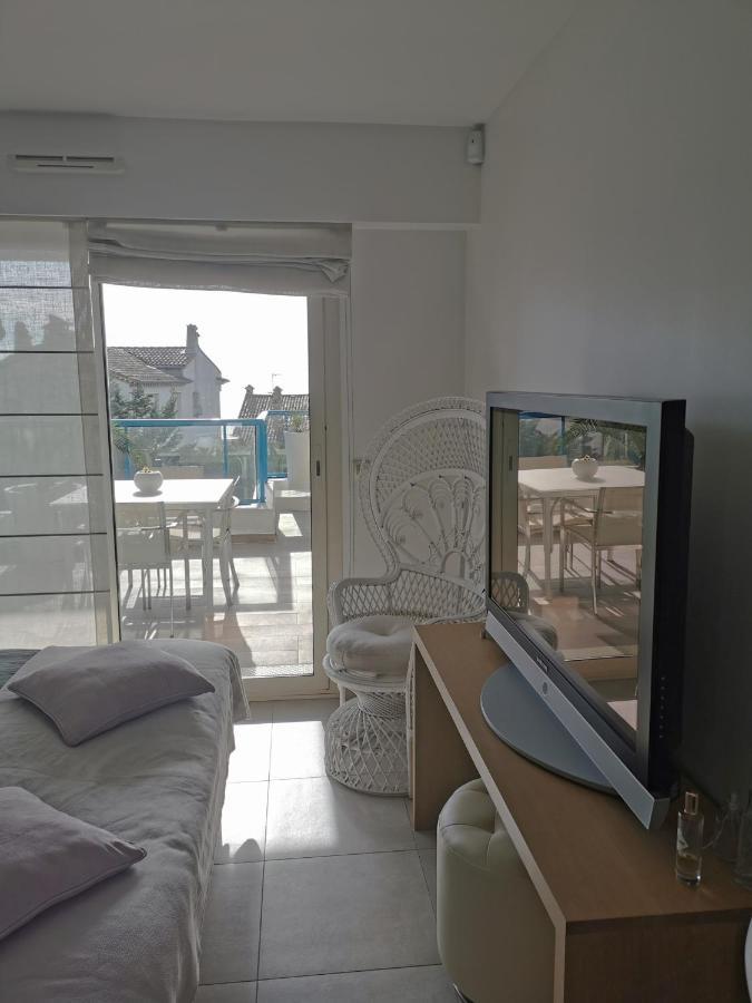 Modern One Bedroomed Just Off The Seafront With A Terrace And Pool Access 1753 Apartment