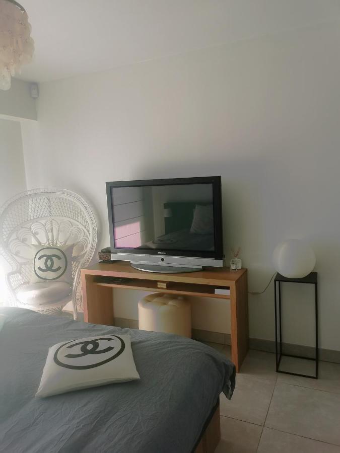 Modern One Bedroomed Just Off The Seafront With A Terrace And Pool Access 1753