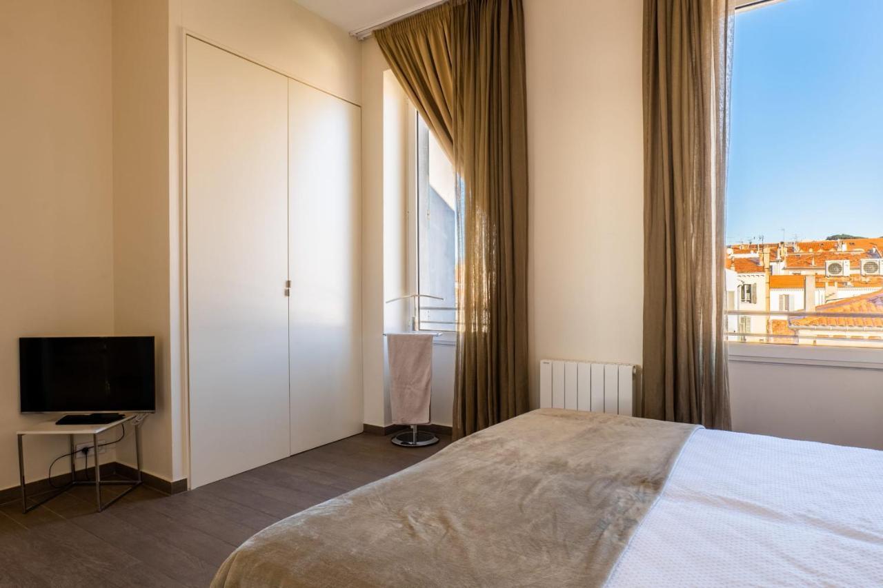 2-br Steps From The Palais Des Festivals Apartment *