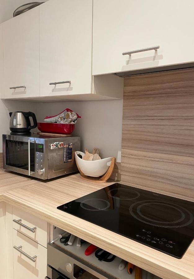 Apartment Old Port, Seafront & Seaview Wifi & Ac