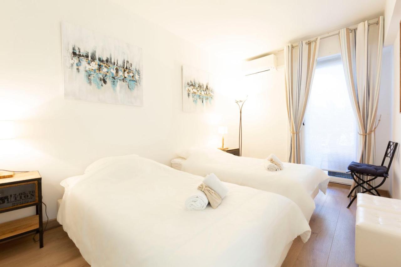 Apartment Paradise Center With Pool And Park Le Lys