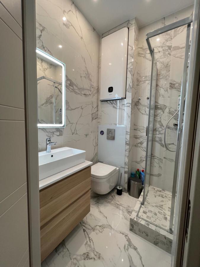 Newly Renovated Luxury In The Center Of