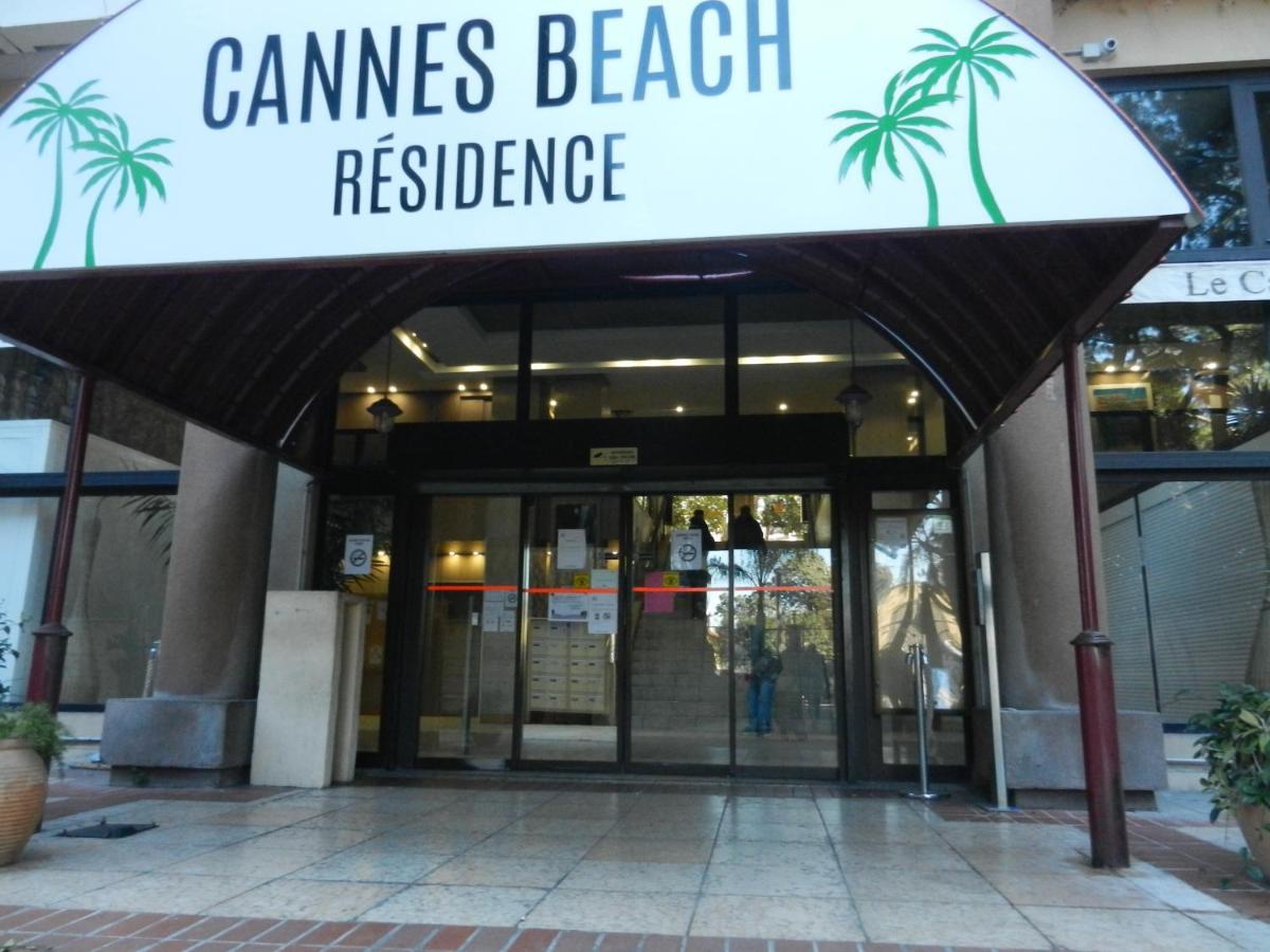 Les Pieds Dans L'eau * Cannes