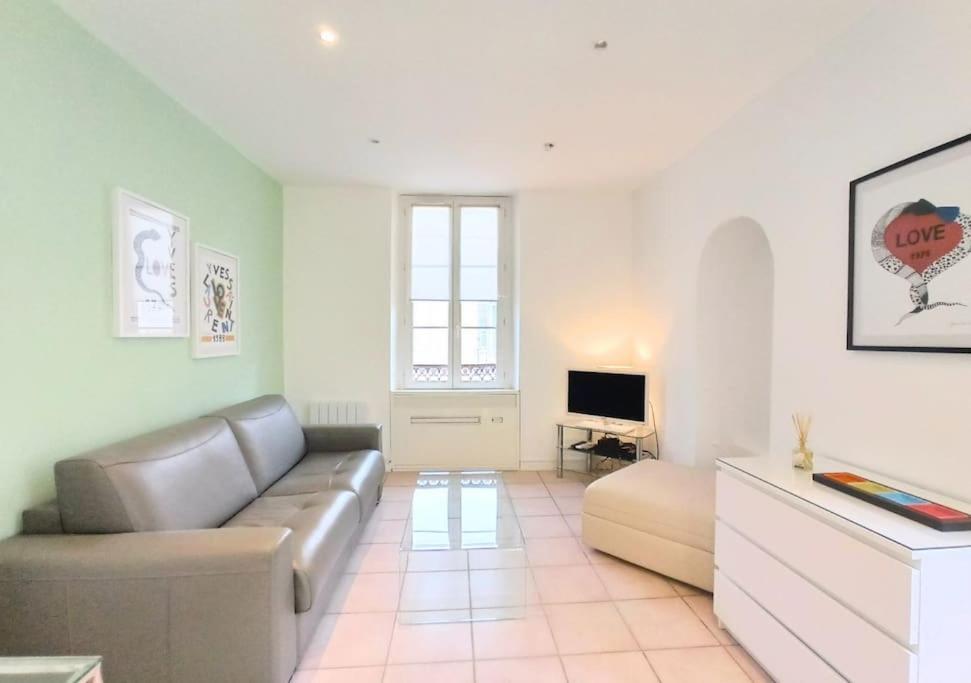 Apartment Viva Riviera Overviewing Rue Hoche *