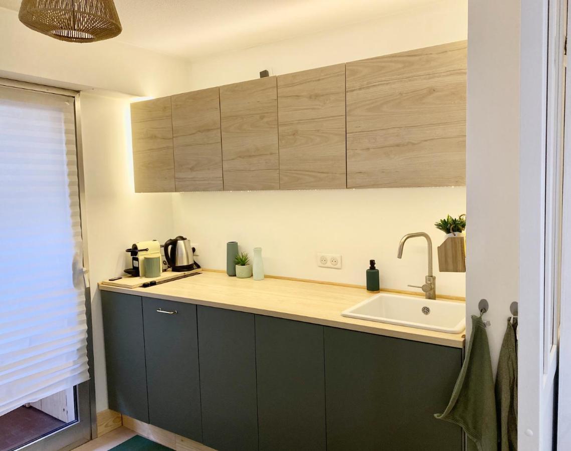 Apartment Jardins De Saint-louis, Grand 2 Pieces 750m Palais Des Festivals Parking Possible *