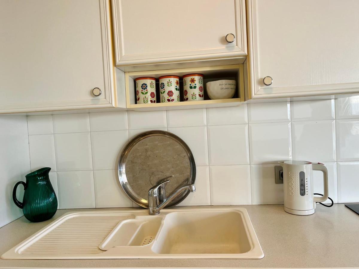 Superbe Studio Avec Terrasse, Vue Panoramique, Piscine, Parking Ferme Gratuit * Cannes
