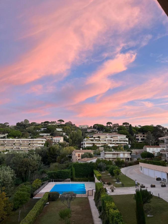 Superbe Studio Avec Terrasse, Vue Panoramique, Piscine, Parking Ferme Gratuit