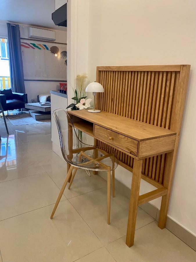 3 Pieces- Vieux Port- Terrasse - Parking Possible Apartment