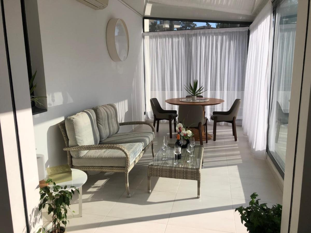 Montfleury, 2 Terrasses, 2 , 2 Sdb , Pkg Prive Piscine, 15 Min Walk To Croisette And Palais Des Festivals