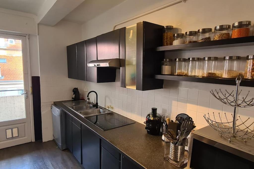 Apartment Centre, 3p/terrasse , 300 M Plages.