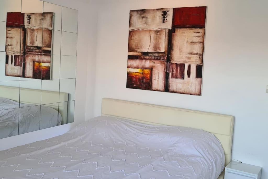 Apartment Centre, 3p/terrasse , 300 M Plages. *