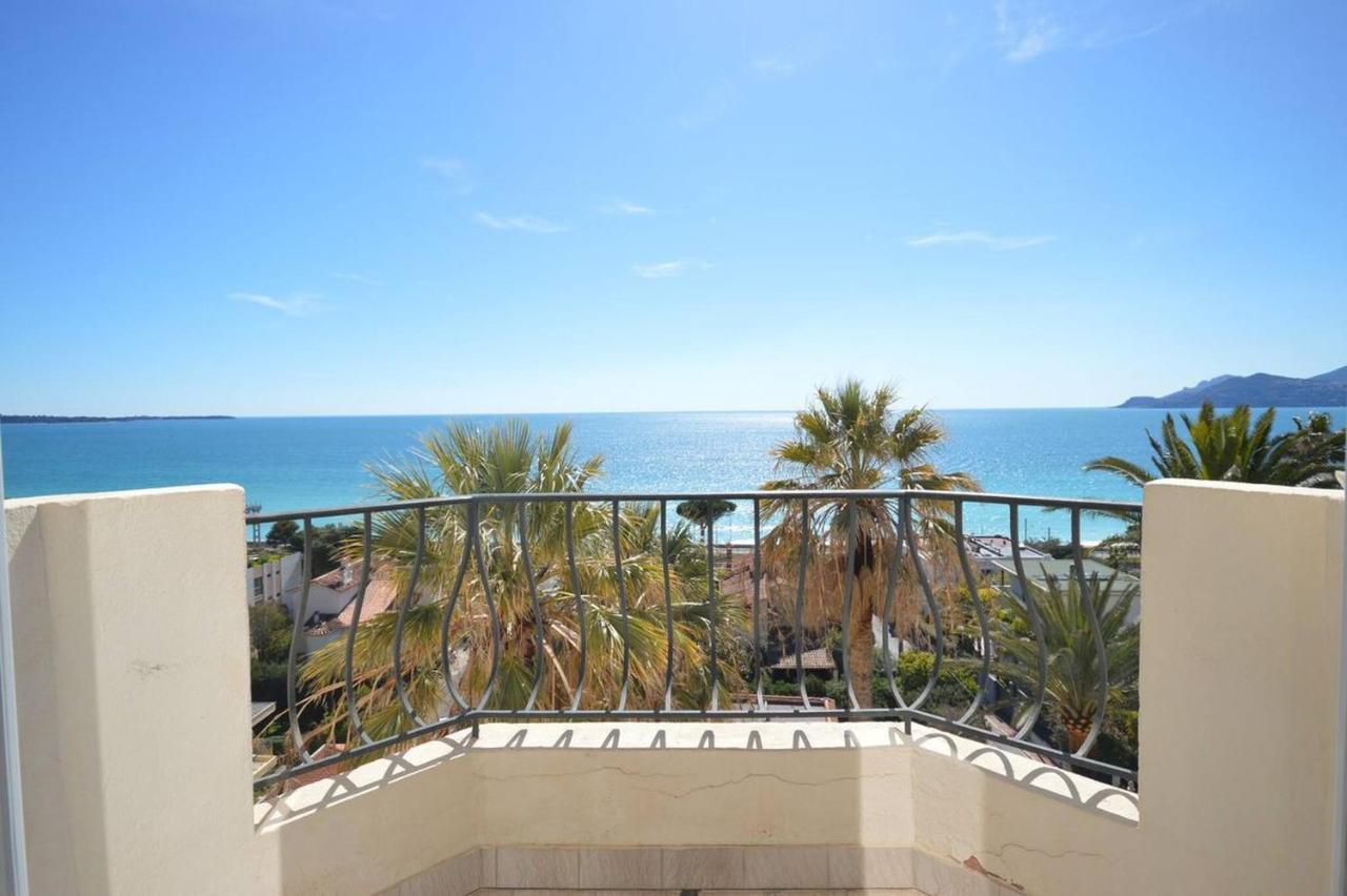 Brand New Three-bedroom Seaviews Apartment