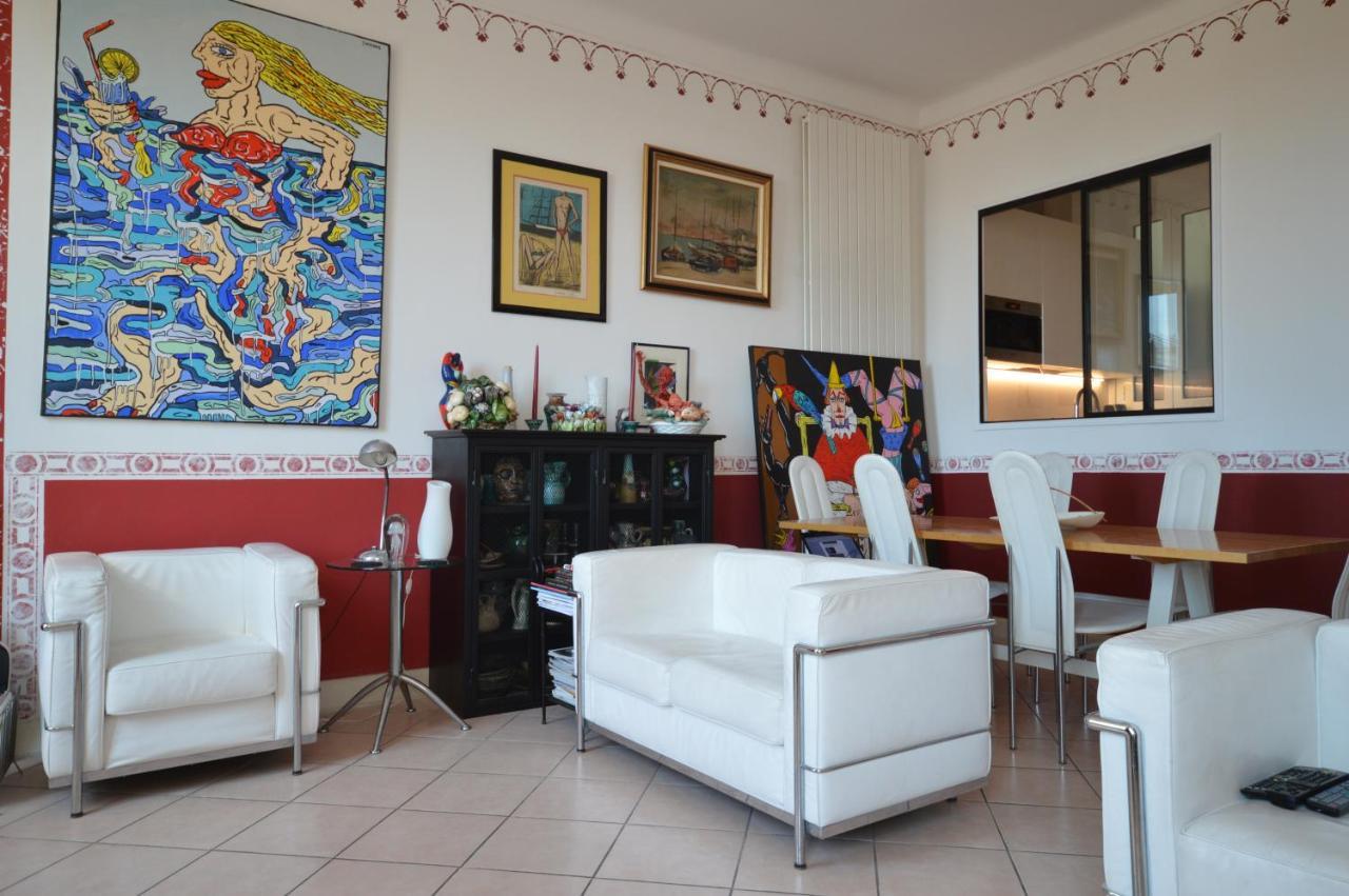 Art Deco 2 Bd Forville Apartment
