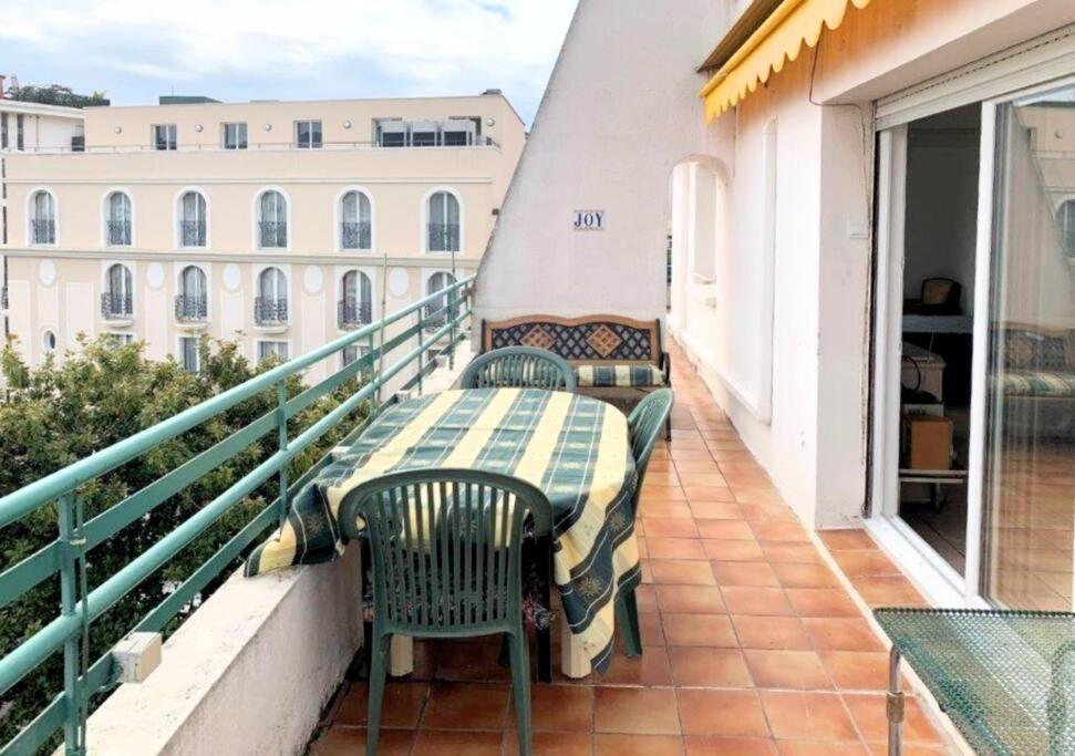 Viva Riviera Large 1 Bedroom With Sunny Terrace Apartment *