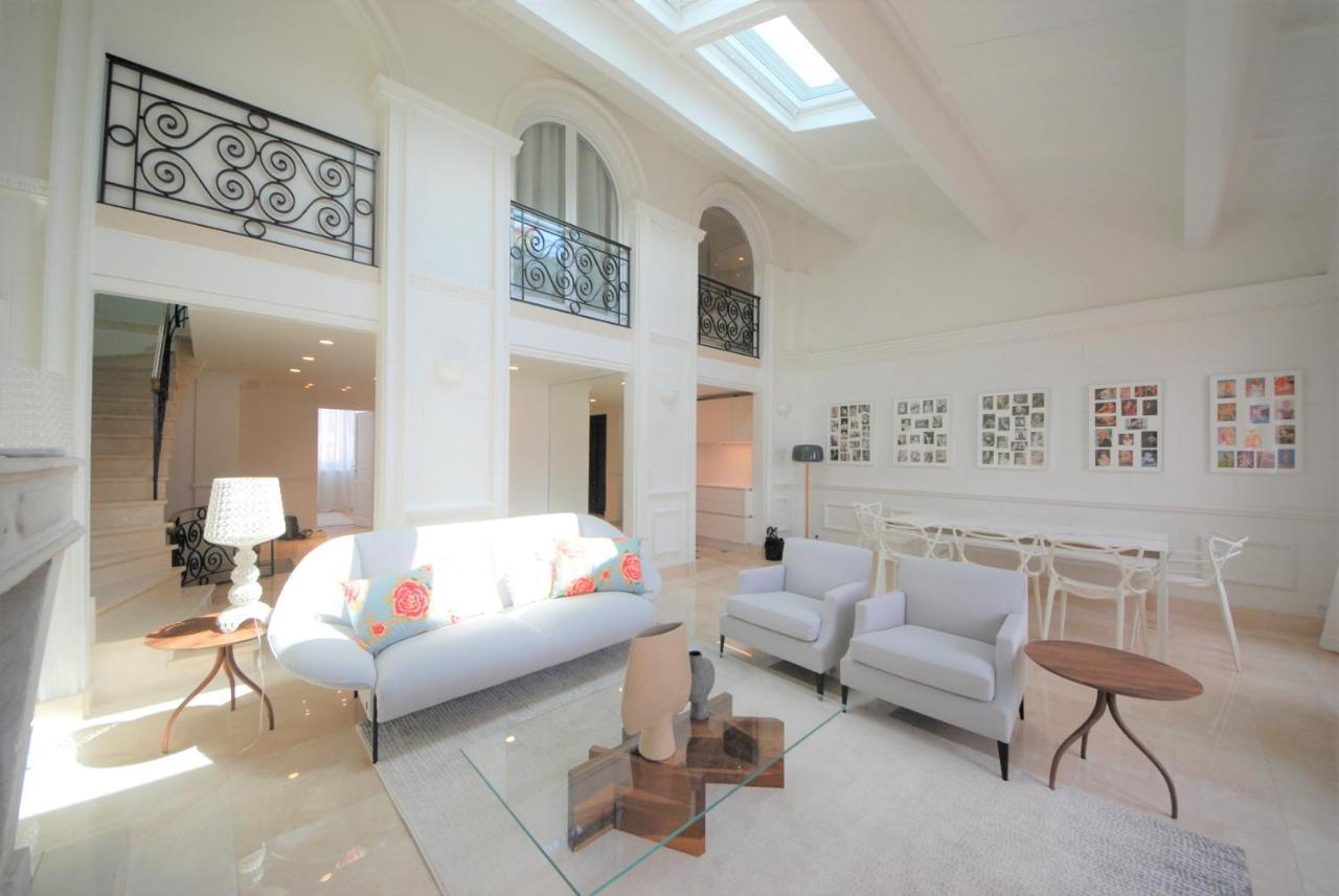 Foch Bright Prestigious In ! *