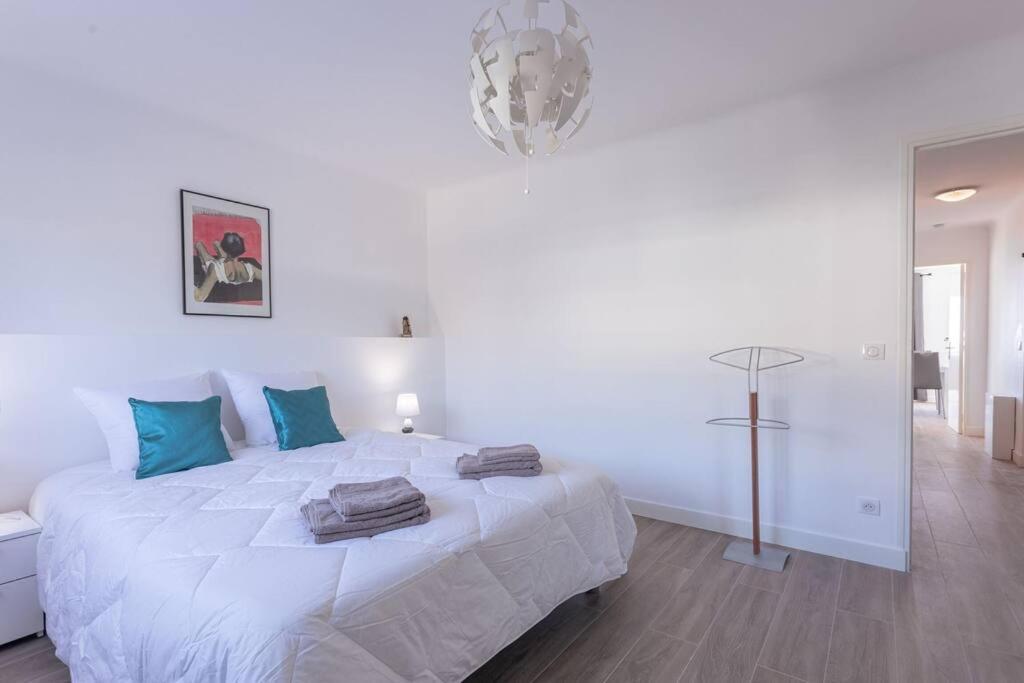 With Panoramic Sea View, Walk To The - Marechal Juin By Halldis Appartement Cannes