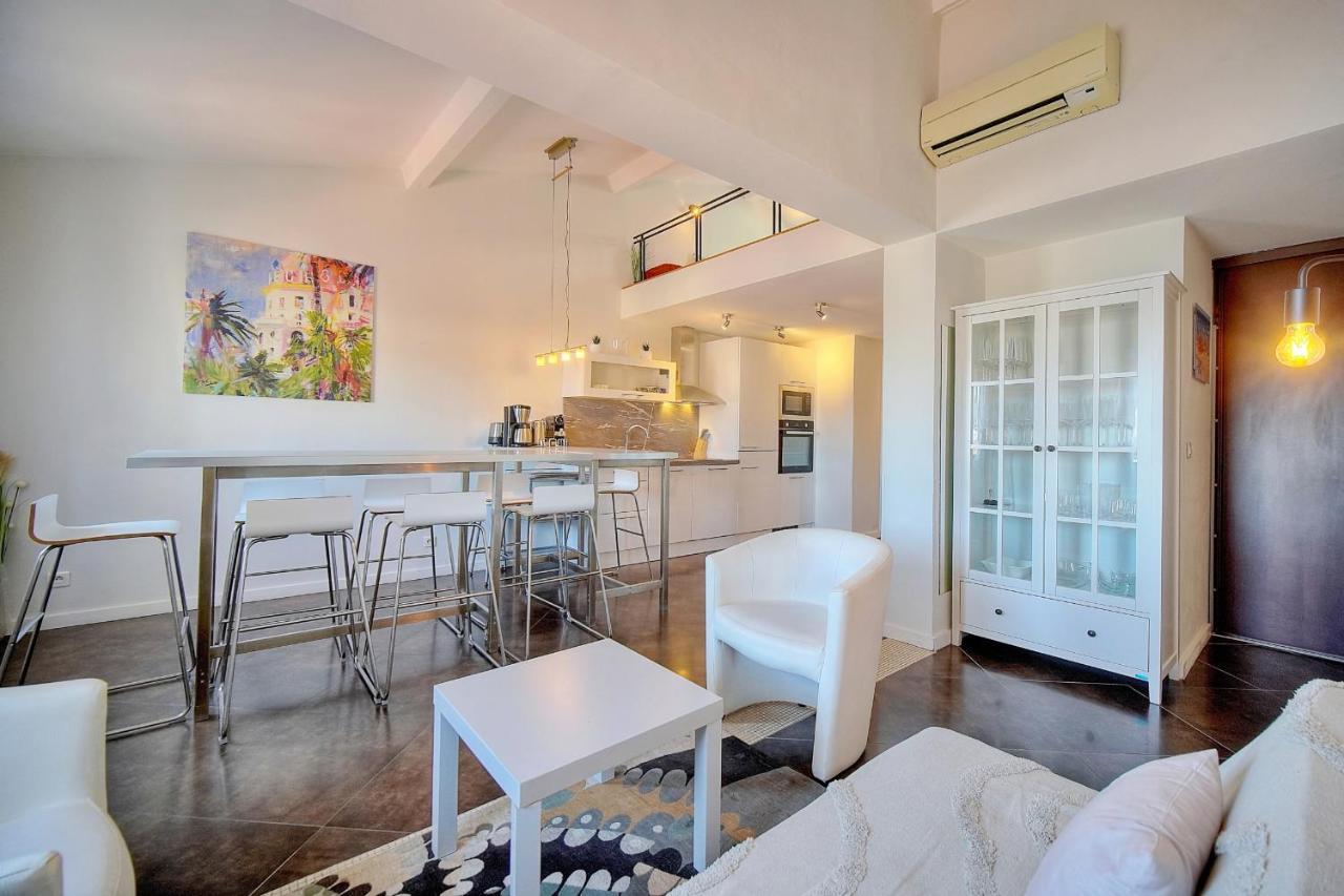 Immogroom - Refurbished - Sea View - Wifi - Air Conditioning Apartment