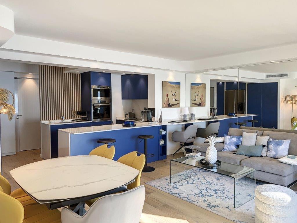 Sea View Apartment *