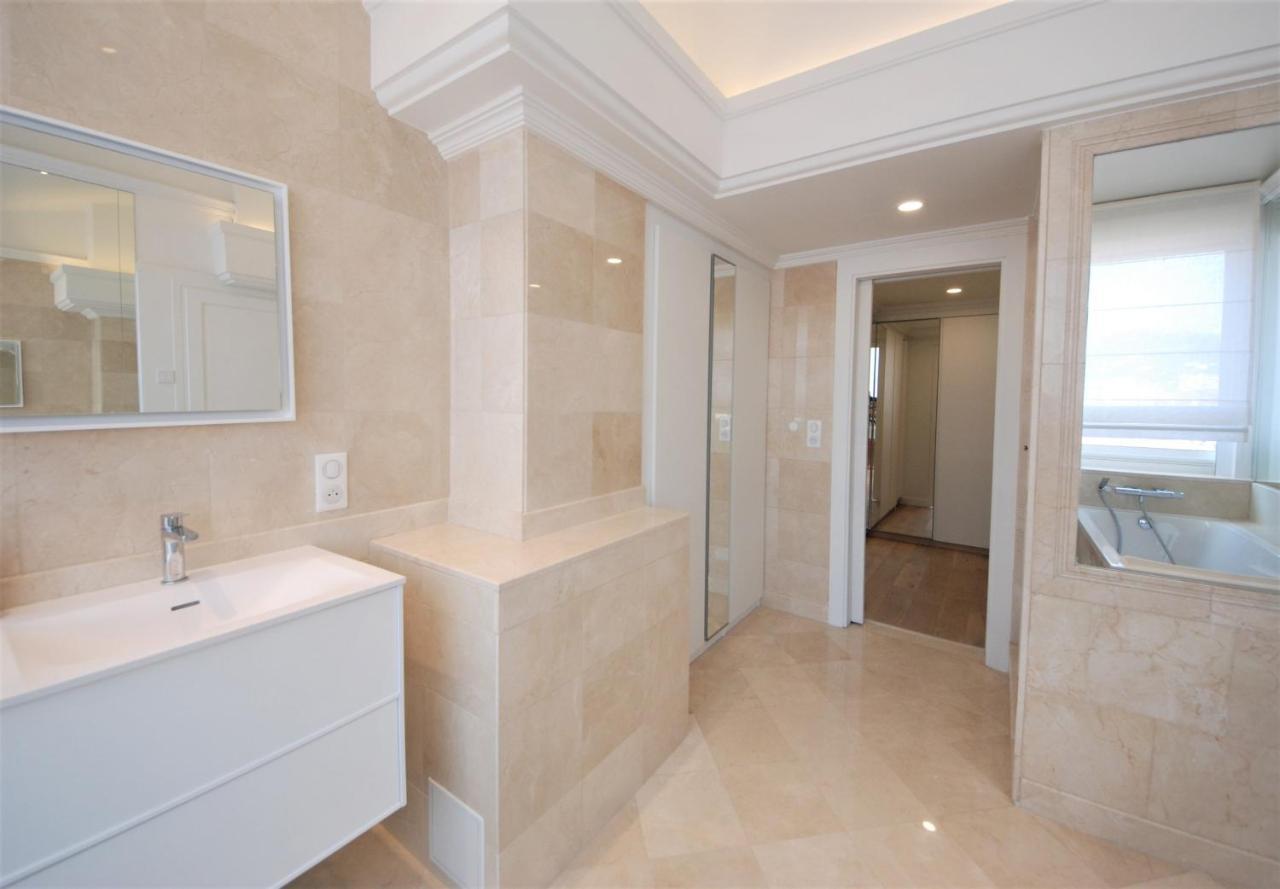 Apartment Foch Bright Prestigious In !