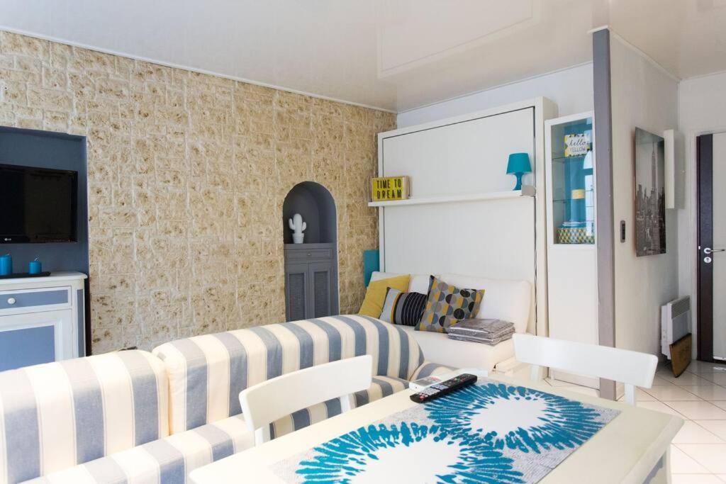 Le Suquet Superbe Studio, 300m Plage, 700 Du Palais Apartment *