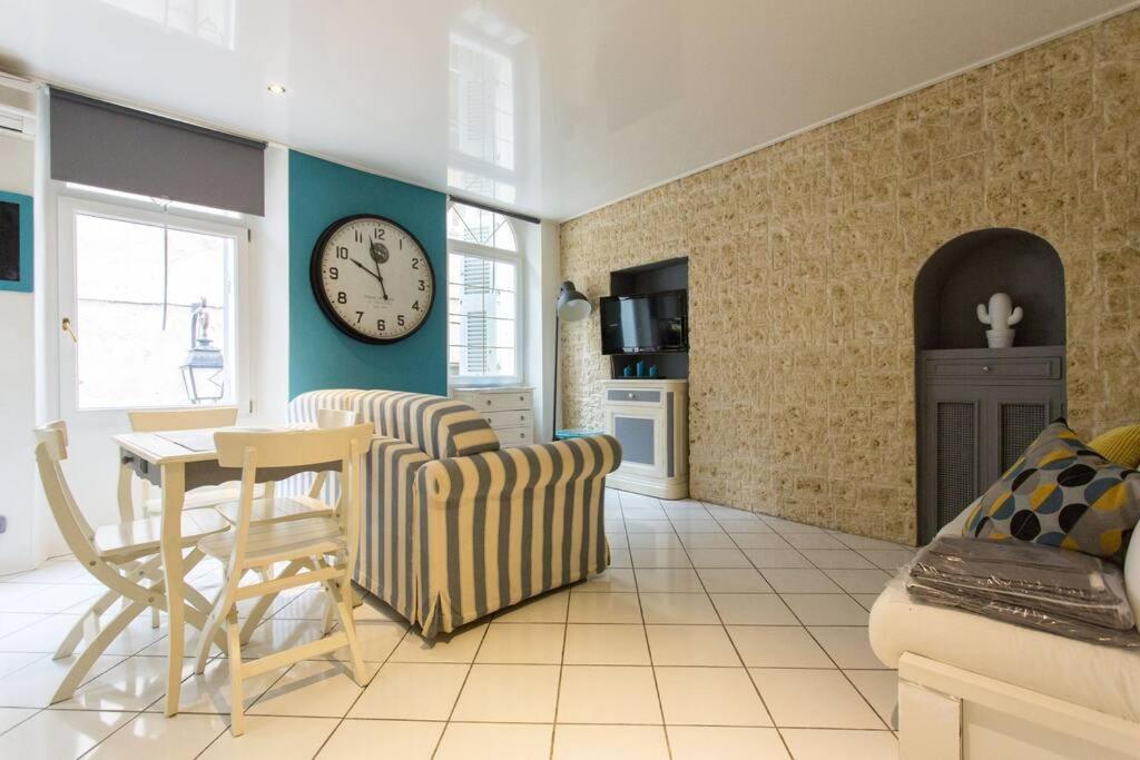 Le Suquet Superbe Studio, 300m Plage, 700 Du Palais Apartment