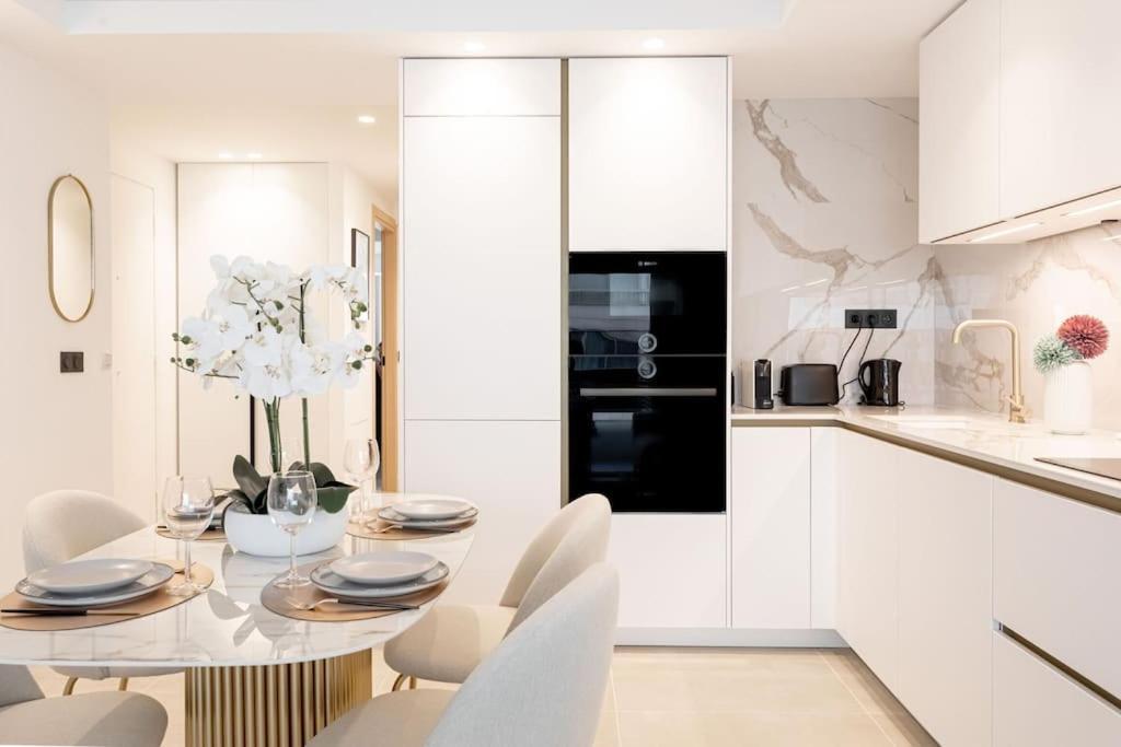 Apartment Magnifique 5 Stars - Parking - Terrasse - 3 Mins De La Croisette - Palais Royal By Halldis Cannes