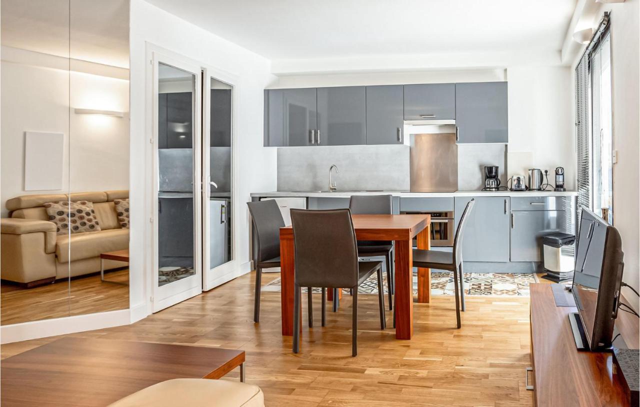 1 Bedroom Amazing In Apartment *
