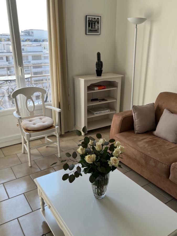Cannes, Croisette, Palais Miramar * Cannes
