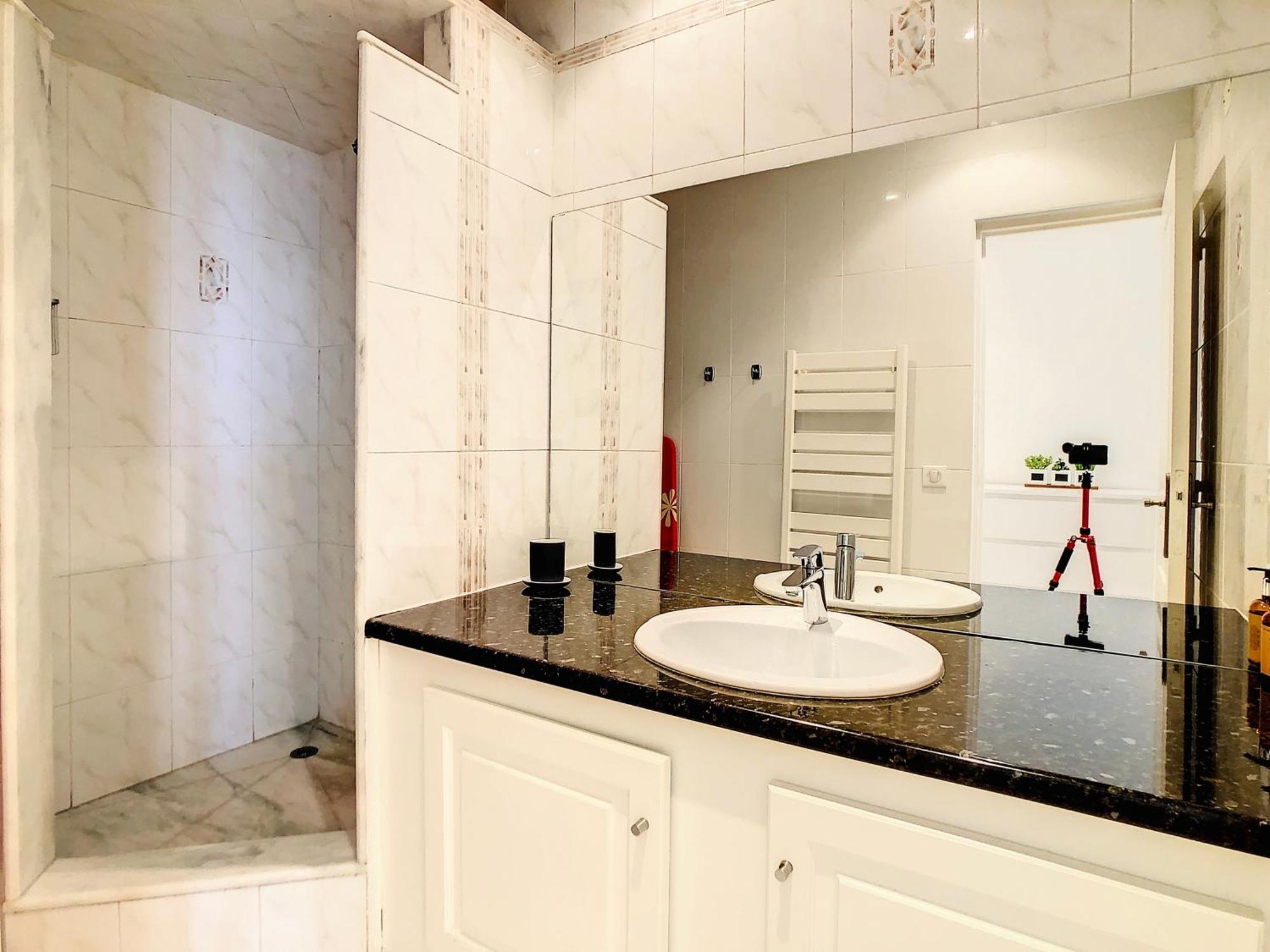 1 Bedroom Flat With Balcony Center Croisette 6ppl * Cannes