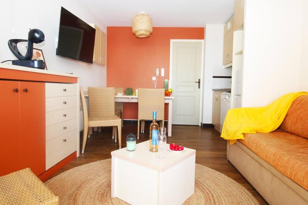 Renoir 2 Etoiles Yourhosthelper Cannes