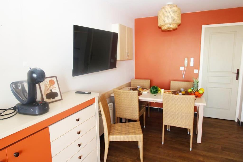 Renoir 2 Etoiles Yourhosthelper Cannes
