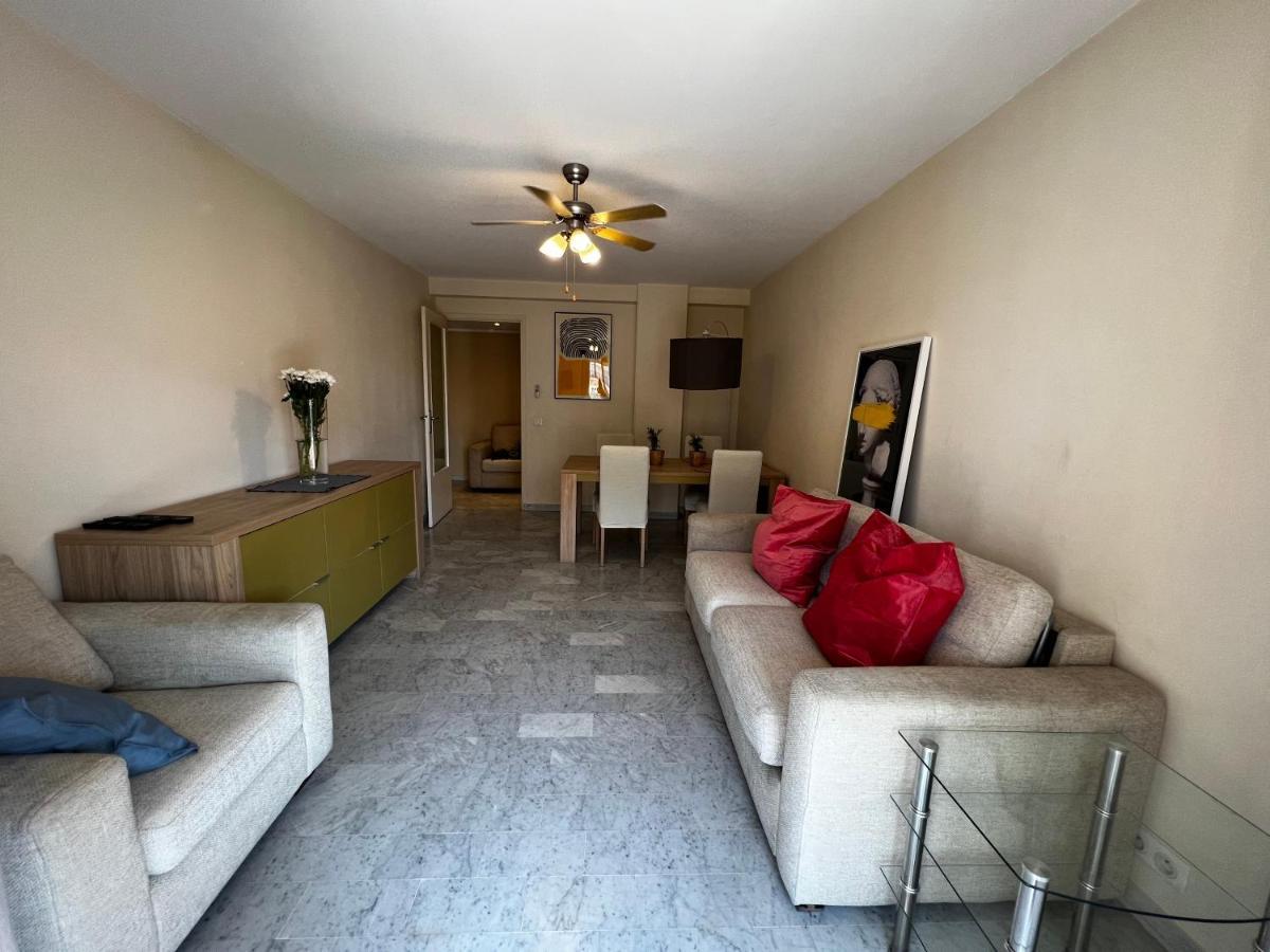 Mimosas -2 Rooms-terrace-city Center -air Conditioning