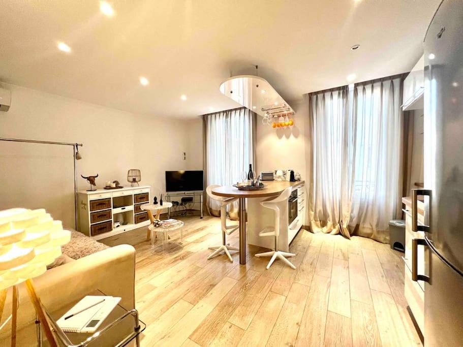 Centre , Magnifique , 5 Min Palais Apartment *