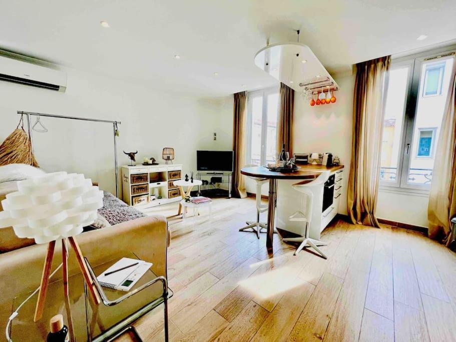 Apartment Centre , Magnifique , 5 Min Palais