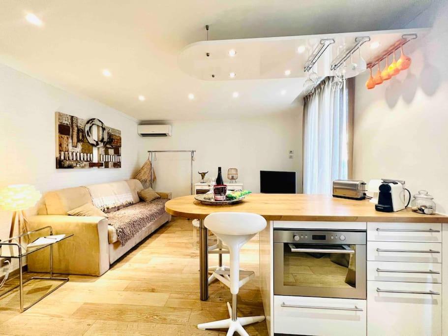 Apartment Centre , Magnifique , 5 Min Palais *