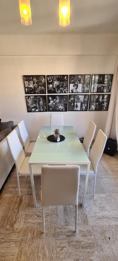 Centre, 3p/terrasse , 300 M Plages. Apartment *