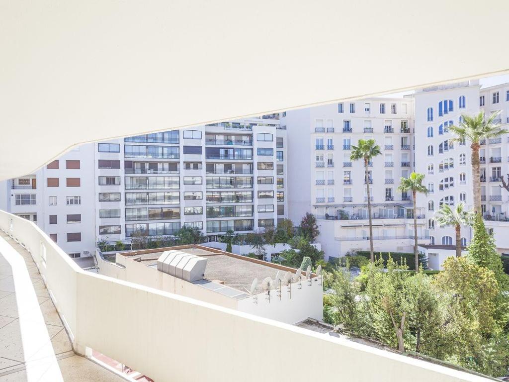 Lovely One Bedroom Colony Apartment