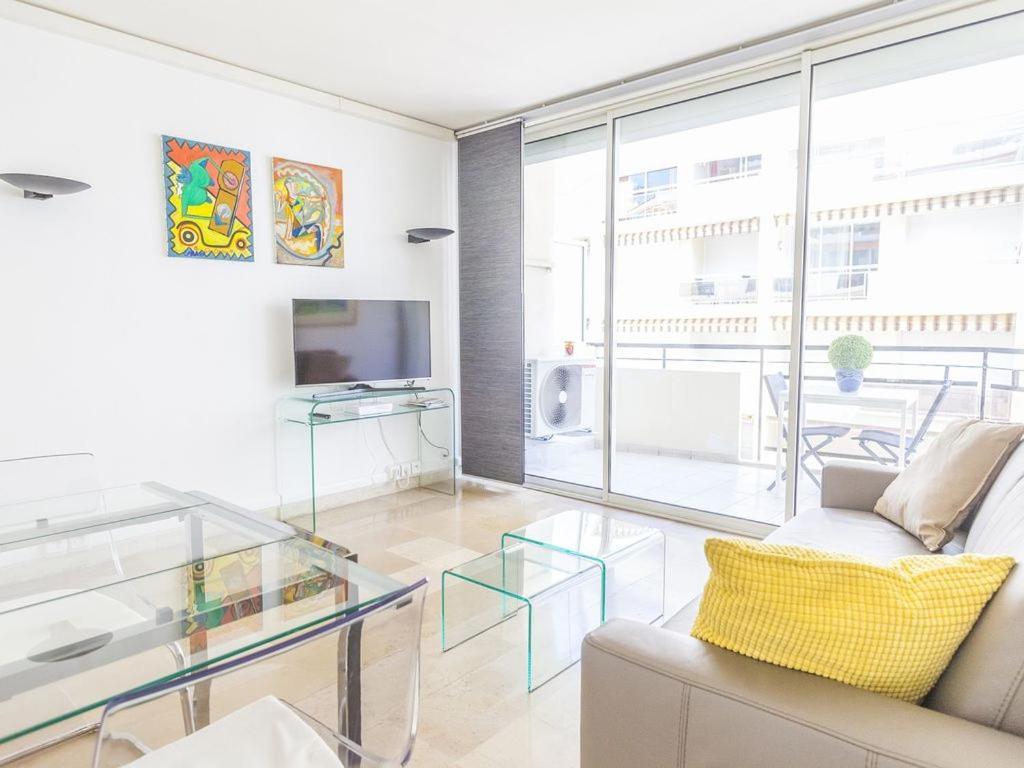 Lovely One Bedroom Colony *