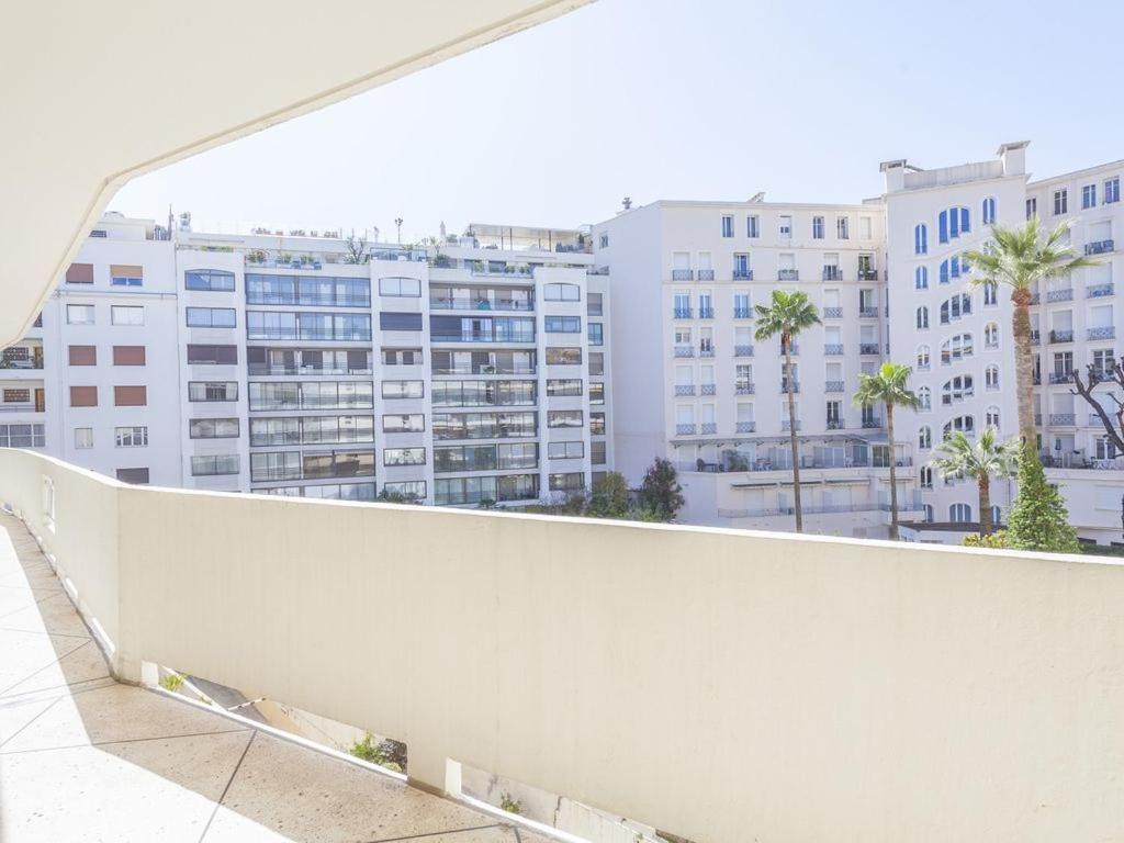 Lovely One Bedroom Colony Apartment Cannes