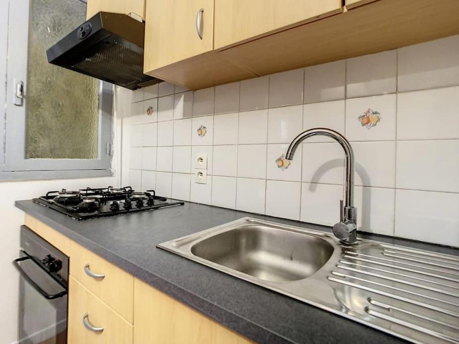 Apartment 2 Minutes A La *