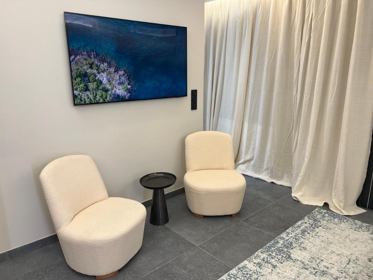 Appartement Palm Croisette Front De Mer1 Cannes