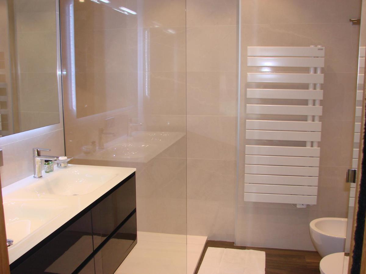 Sea View Apartment *