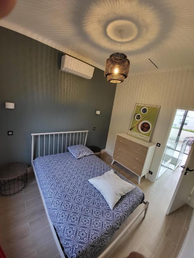 Bel Air Cannes: Renovated Beachfront Retreat With Pool * Cannes